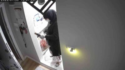 Görüntü Bursa’dan! İki kadın hırsız…