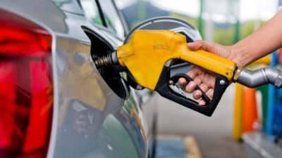 Benzin ve motorine yine zam gelecek mi? Uzmanlardan dikkat çeken akaryakıt açıklaması
