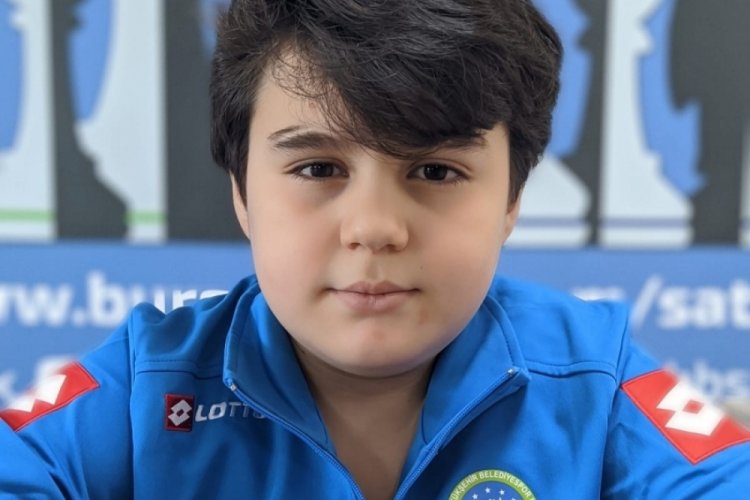 Bursa Büyükşehir Belediyesporlu Yağız Kaan Erdoğmuş başarıya doymuyor Bursa Büyükşehir Belediyesporlu Yağız Kaan Erdoğmuş başarıya doymuyor