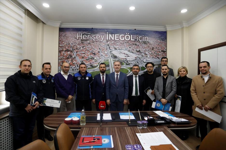 Projesi onaylanan personeller ödüllerini aldı