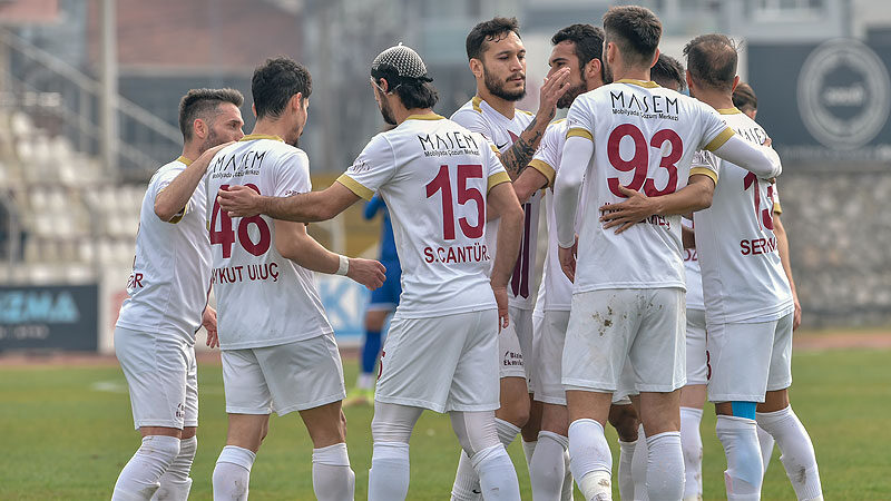 Bursa ekibi seriye taktı İnegölspor, Ergene Velimeşe'yi Mahmut Boz'un kendi kalesine attığı golle devirdi...
