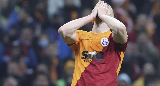 Aslan kâbustan uyanamıyor