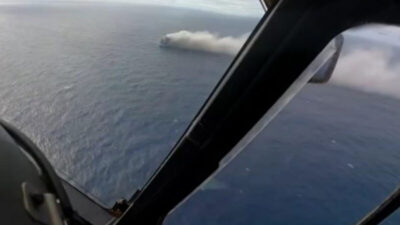 Atlas Okyanusu’nda lüks araçları taşıyan gemi sürükleniyor