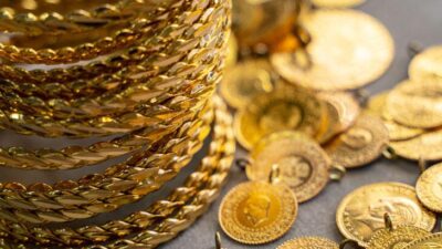 Altın zirveden döndü