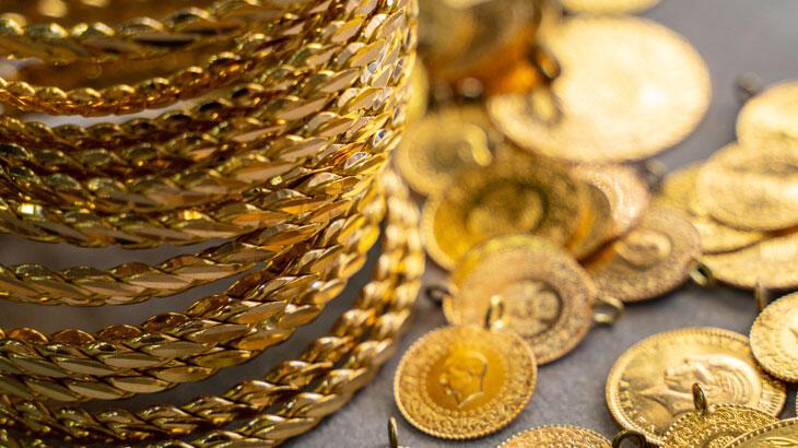 Altın zirveden döndü