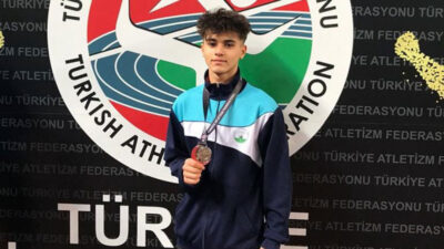 Osmangazili atletin madalya coşkusu