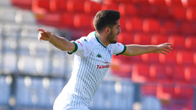 Bursaspor’da ilk lisans o futbolcuya çıktı