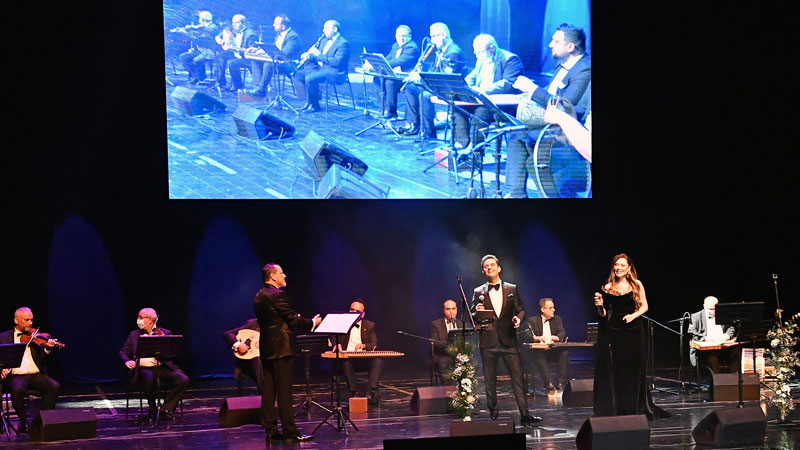 'Cumhuriyetin Divası' muhteşem bir konserle anıldı 6 Müzeyyen Senar anma programi4 OMR 8765