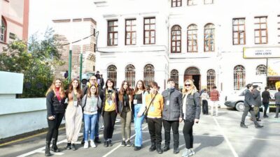 Emine Örnek Lisesi öğrencileri Ulusal Münazara Turnuvası’nda