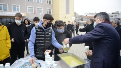 Başkan Yılmaz haftanın ilk mesaisine öğrencilerle başladı