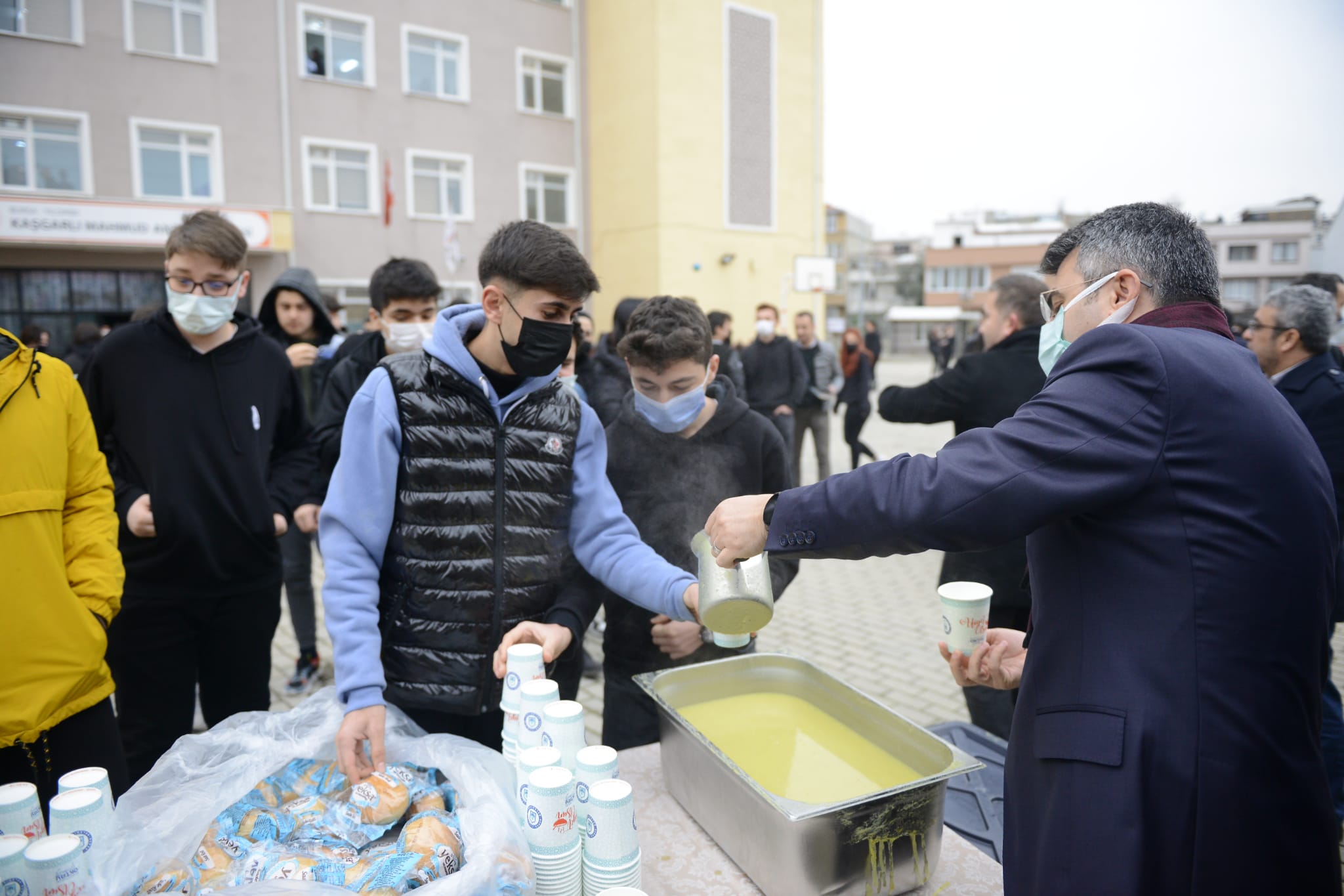 Başkan Yılmaz haftanın ilk mesaisine öğrencilerle başladı Başkan Yılmaz haftanın ilk mesaisine öğrencilerle başladı