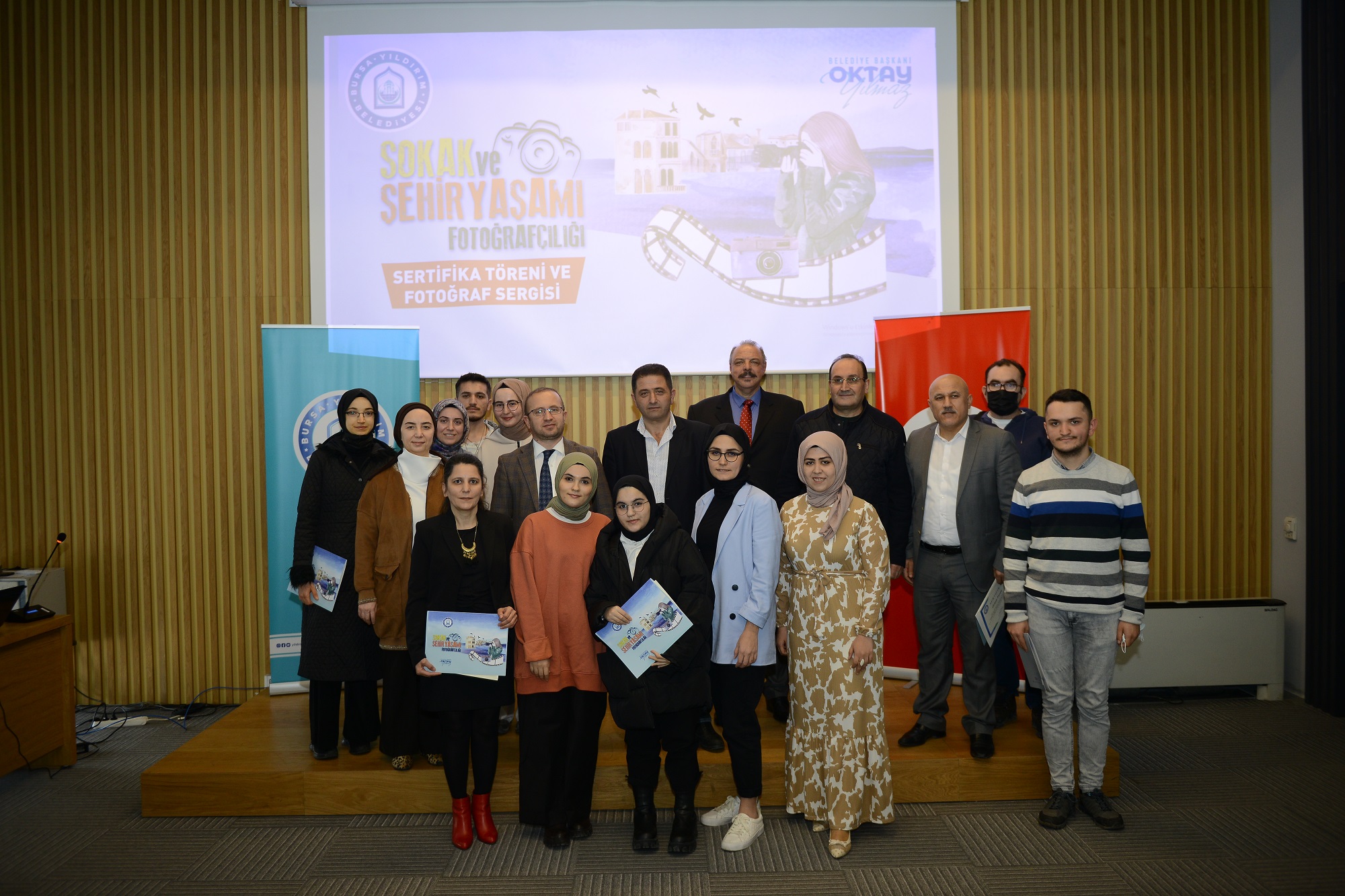 'Sokak ve Şehir Yaşamı Fotoğrafçılığı' kursu ilk mezunlarını verdi 1 YB 8 8
