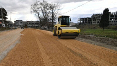 Osmangazi’de karda zarar gören yollar yenileniyor