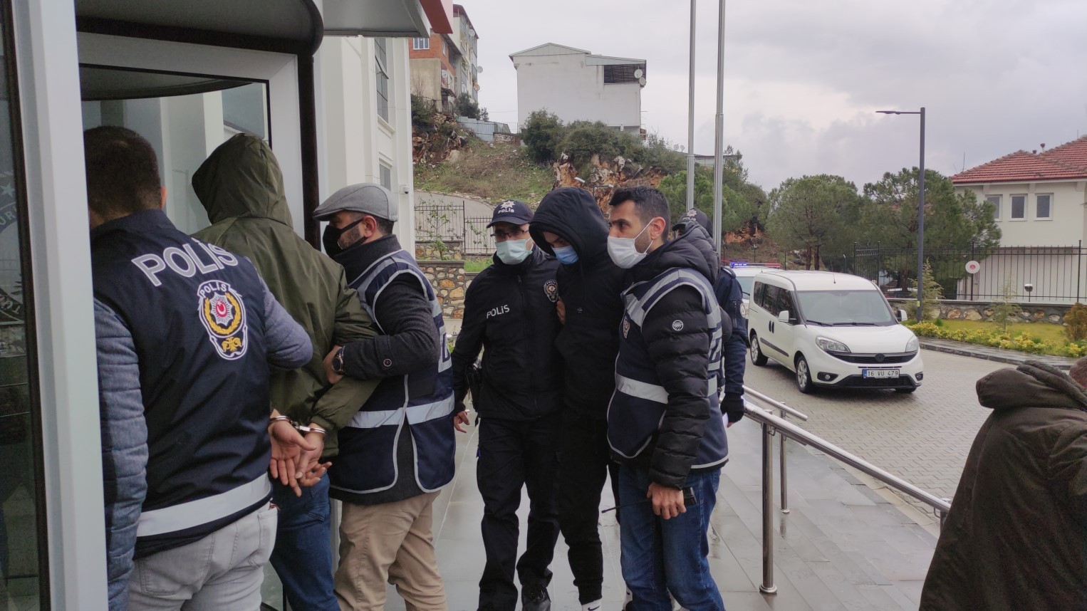 Bursa’daki bıçaklı saldırganlar yakalandı