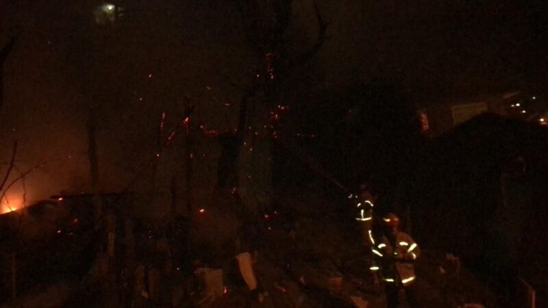 Bursa’da korkutan baraka yangını Bursa’da barakada çıkan yangın, itfaiye ekiplerinin müdahalesi ile büyümeden söndürüldü.