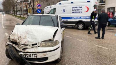 Bursa’da sağanak yağış kaza getirdi