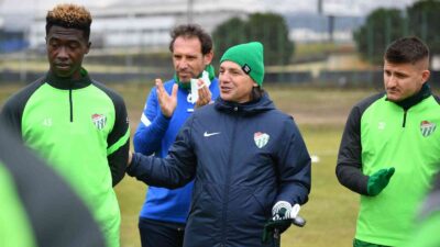 Bursaspor’da yeni transferler ilk antrenmanlarına çıktı