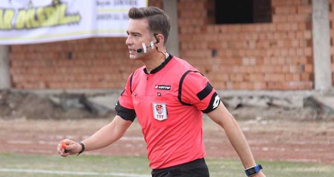 Bursaspor-Tuzlaspor maçına tanıdık hakem! Bursaspor-Tuzlaspor maçına tanıdık hakem!