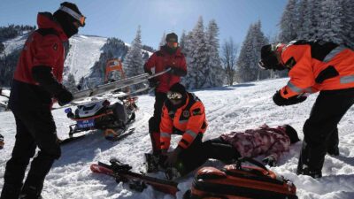 Uludağ’da hayat kurtaran tim…
