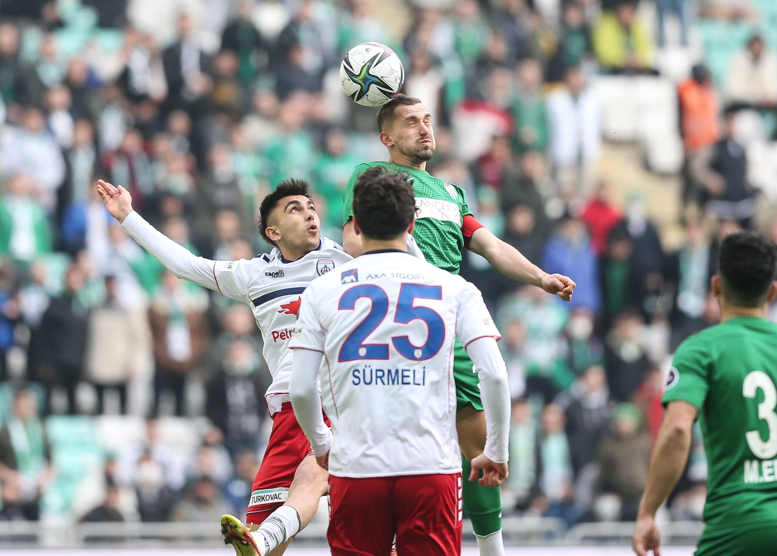 1.Lig’de nefes kesen maçlar! Timsah vurdu geçti alt sıralar karıştı… 1.Lig’de nefes kesen maçlar! Timsah vurdu geçti alt sıralar karıştı…