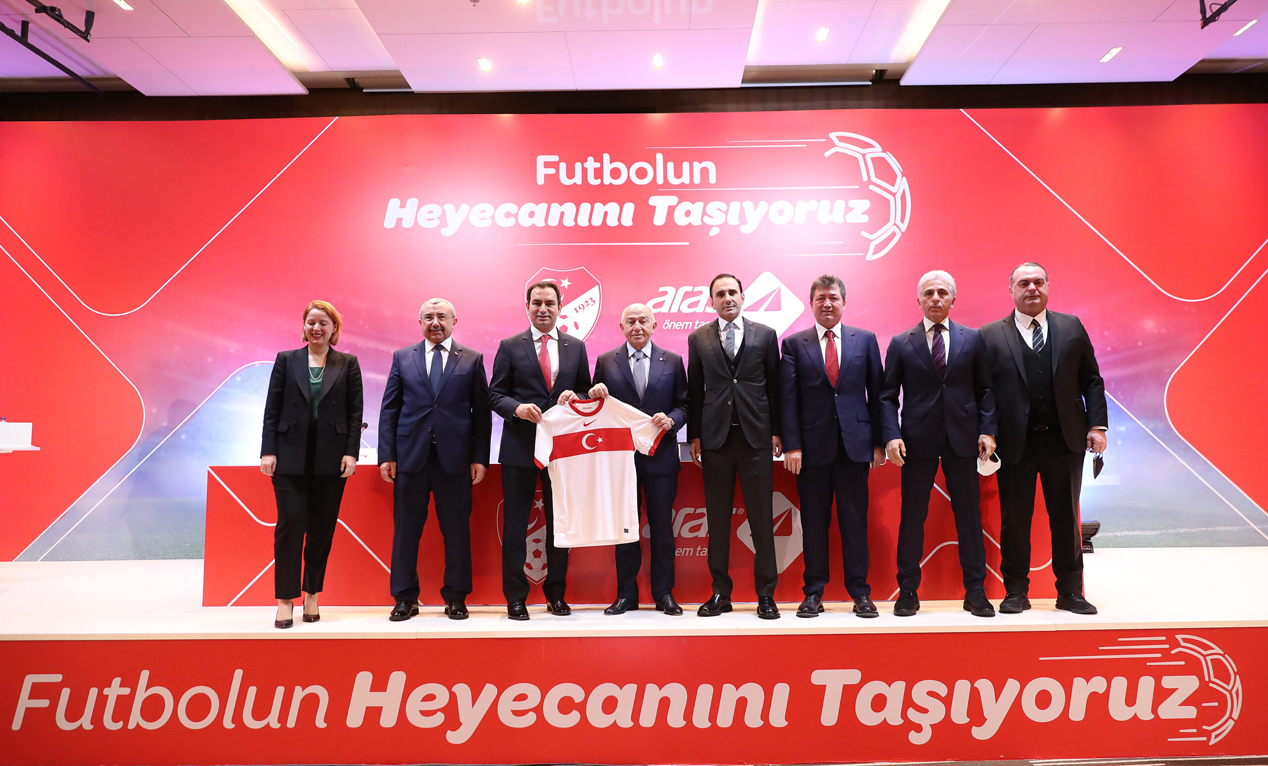 Yayın ihalesine ilgi büyük! Milli Takım’a yeni sponsor… Yayın ihalesine ilgi büyük! Milli Takım’a yeni sponsor…