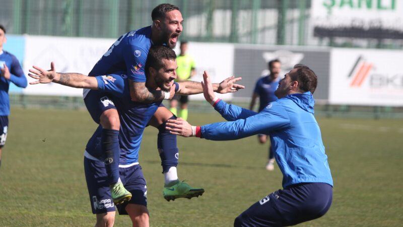 3.Lig’deki Bursa ekibinden flaş skor! Bergama Beelediyespor'u da 2-0 mağlup eden Bursa Yıldırımspor üst üste