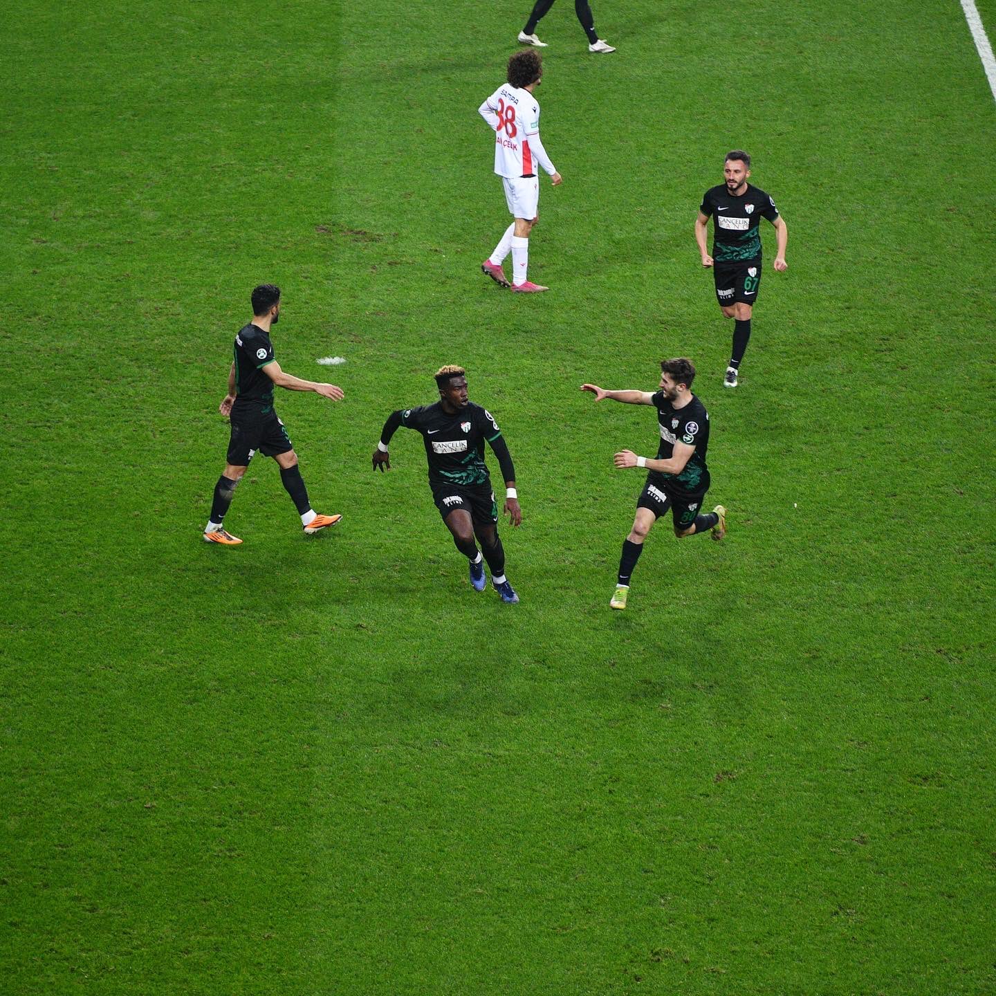 Bursaspor’dan altın puan! Samsun’da siftah yaptı…