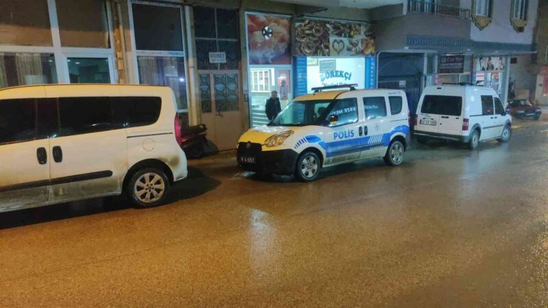 Bursa’da 33 yaşındaki bir kişi, evde tartıştığı babasını birçok yerinden