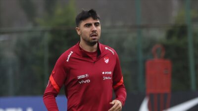 Ozan Tufan, Fenerbahçe’ye geri döndü