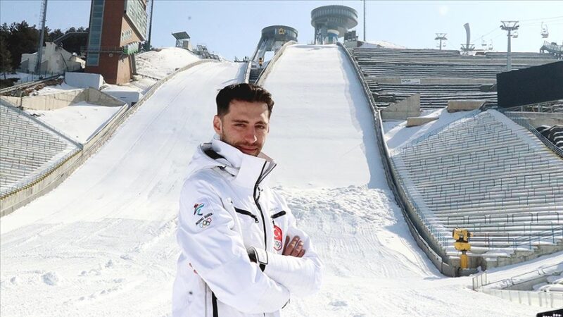 2022 Pekin Kış Olimpiyatları'nda kayakla atlama branşında elemeleri geçen ilk