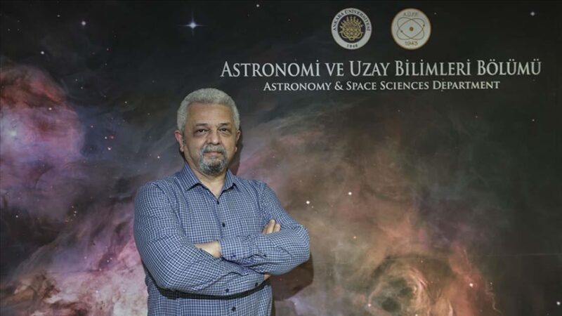 Prof. Dr. Selim Osman Selam, "Gezegenlerden biri Jüpiter'in kütlesinin yaklaşık