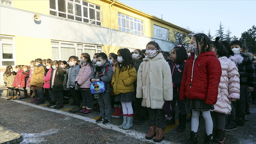 İki haftalık tatil sona erdi! 18 milyon öğrenci okula döndü