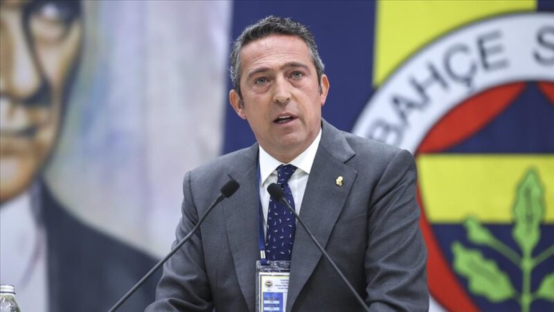 Fenerbahçe Kulübü Başkanı Ali Koç, sarı-lacivertli futbol takımının teknik direktörlüğü