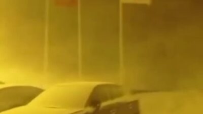 Uludağ’da gece başlayan kar fırtınası kameralara yansıdı