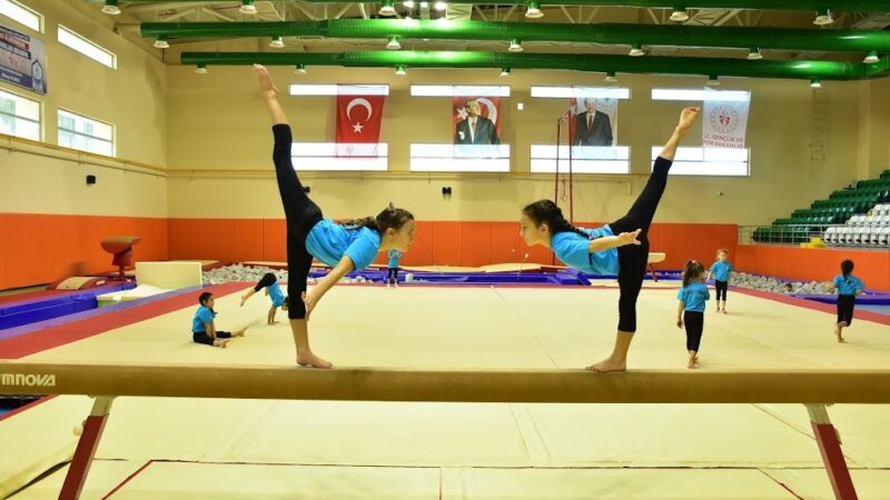 Yıldırım Belediyesi, gençleri ve çocukları sporla buluşturmaya devam ediyor.
