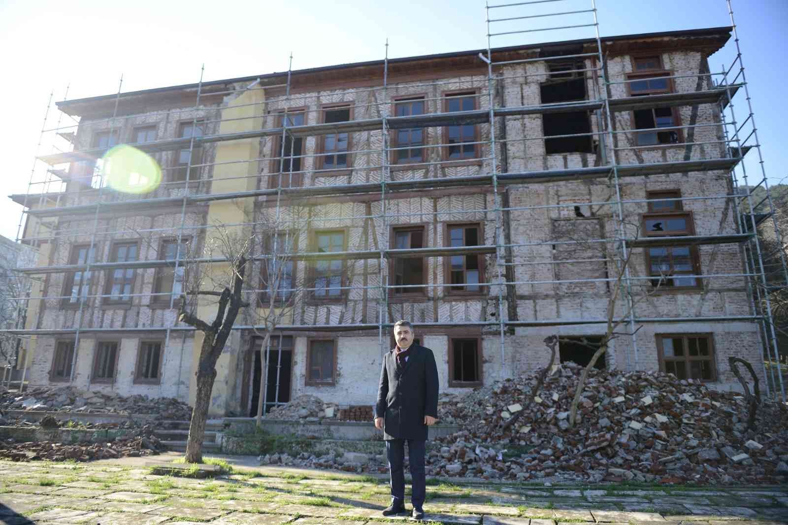 Yıldırım ‘tarihi’ ayağa kaldırıyor