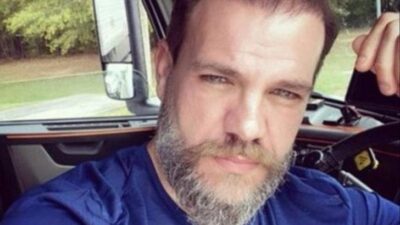 ABD’ye yerleşen Tolga Karel’den aile pozu