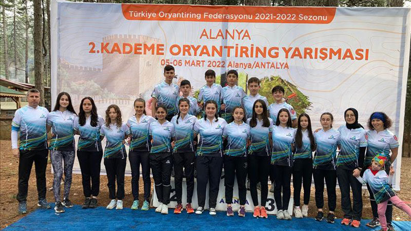 Oryantiring sporcuları 13 madalyayla döndü İnegöl Belediyesi DOSTUM Oryantiring Takımı, Alanya’da yapılan 2. Kademe Oryantiring