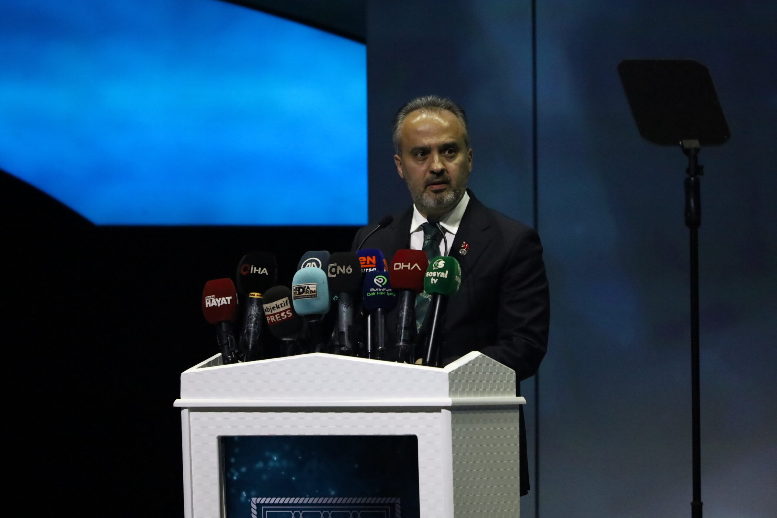 Türk dünyasının sesi Bursa semalarından yükseldi 1 31351 MTYyNDRhNj 4 scaled