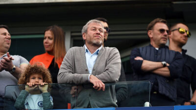 İngiltere, Rus iş insanı Roman Abramovich'e yaptırım kararı aldı ve