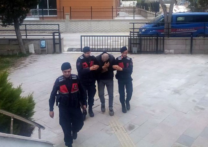 Bursa’da köprü demirlerini çalmıştı! O hırsız tutuklandı Bursa’da köprü demirlerini çalmıştı! O hırsız tutuklandı