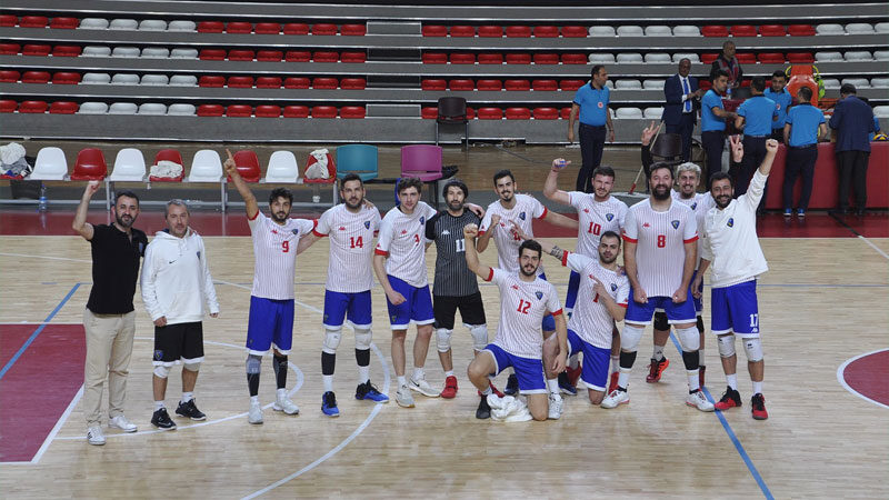 Voleybol Erkekler 2. Ligi yarı final etabında grubunda ilk ikiye
