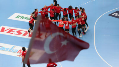 Milliler, İzlanda’yı evine boş gönderdi