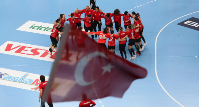 Milliler, İzlanda’yı evine boş gönderdi