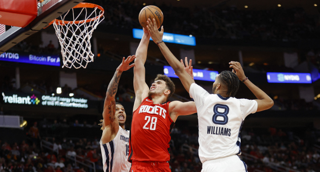 Alperen’in 12 sayı 9 ribaundu yetmedi