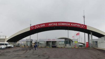 Gürcistan, sınır kapılarının yolcu trafiğine açılışını askıya aldı