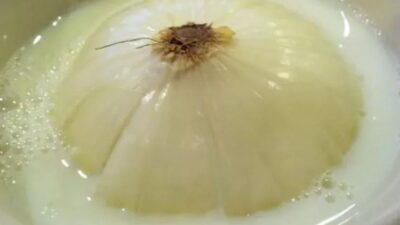 Sütün içine soğan koyup içerseniz…