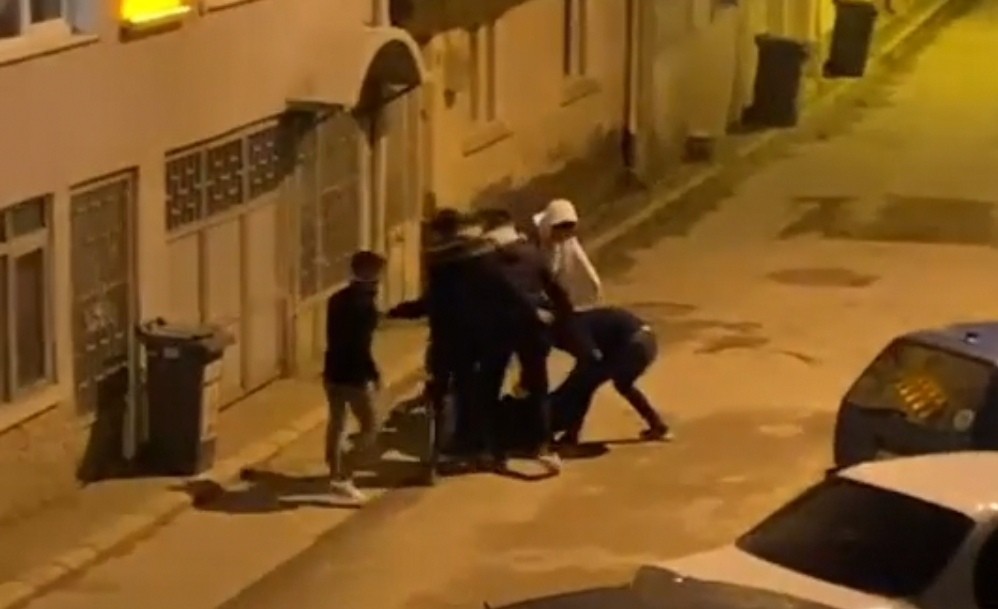 Bursa’da 7 kişi 1 gence böyle saldırdı…