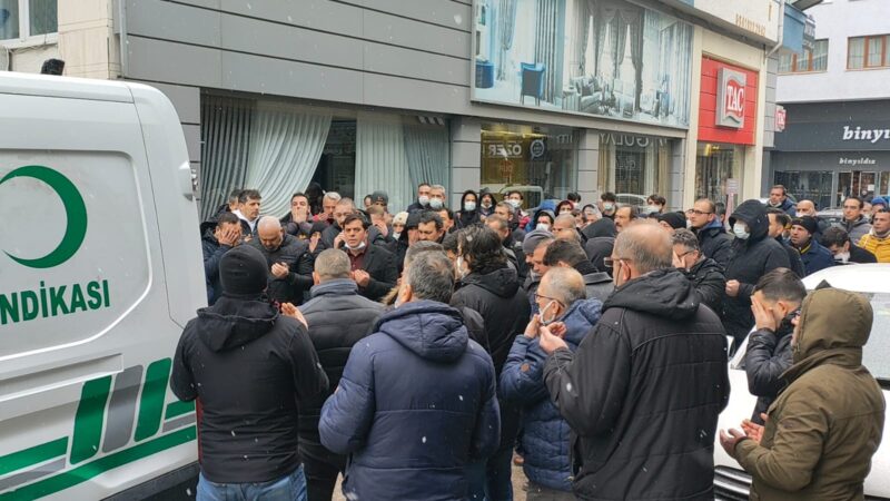 Bursa’nın acı kaybı Bursa'nın Gemlik ilçesinde kalp krizi sonucu hayatını kaybeden Türk Metal