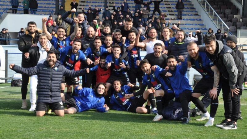 TFF 2. Lig Beyaz Grup ekiplerinden Teco Karacabey Belediyespor, 20